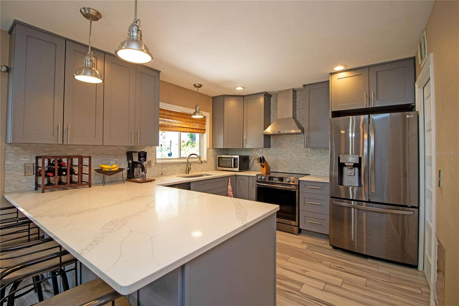 1640 CAPE HOPE AVENUE NE, #2, St Petersburg, FL 33702 Beautifully updated kitchen has style and function.
