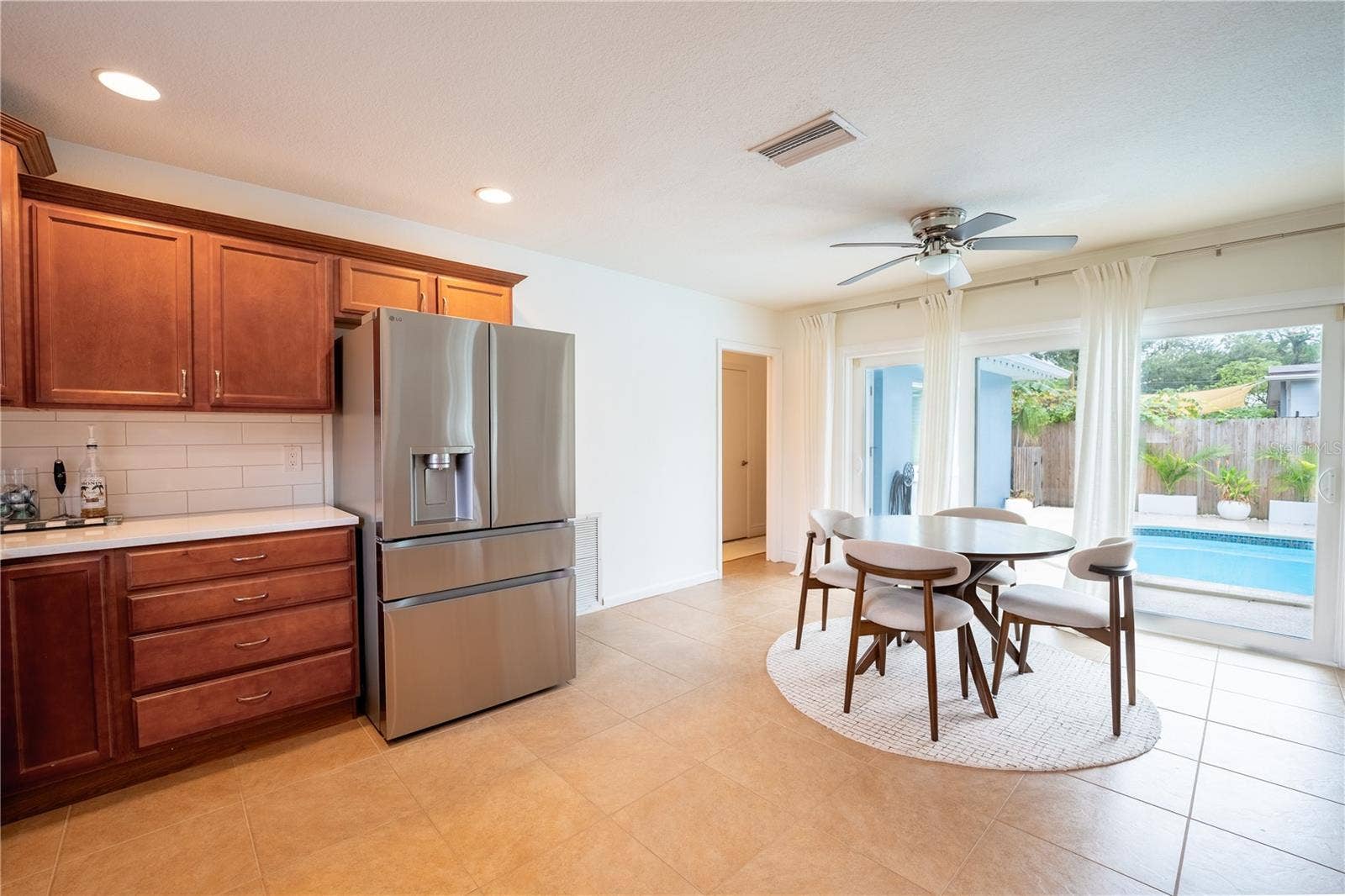 686 SOUTHWEST BOULEVARD N, St Petersburg, FL 33703 686 SOUTHWEST BOULEVARD N, St Petersburg, FL 33703