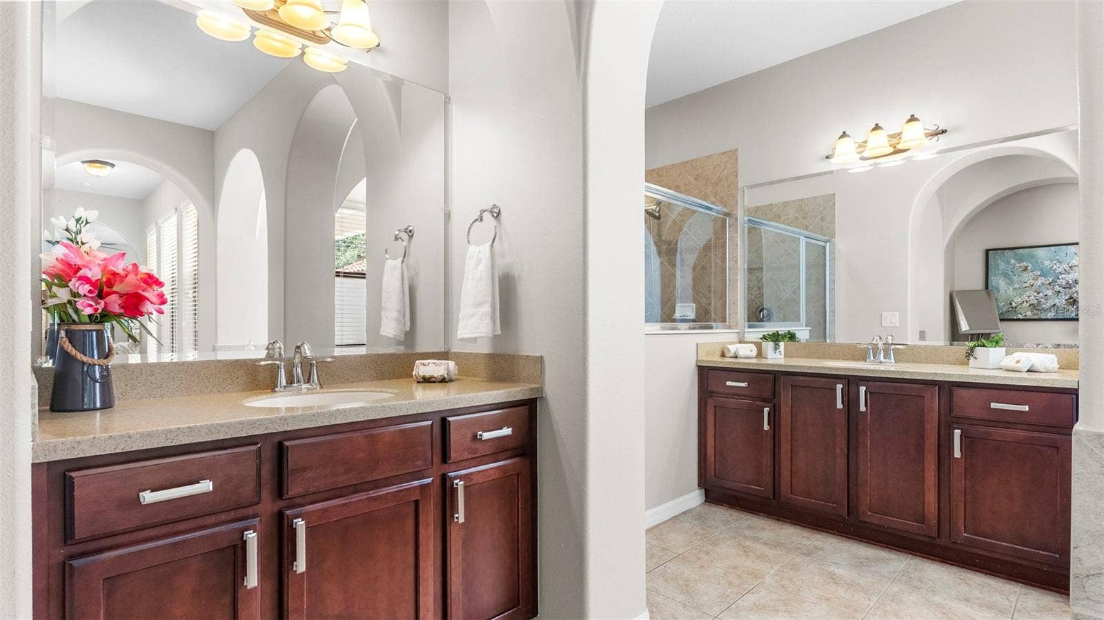 Primary En-Suit- Dual Vanities