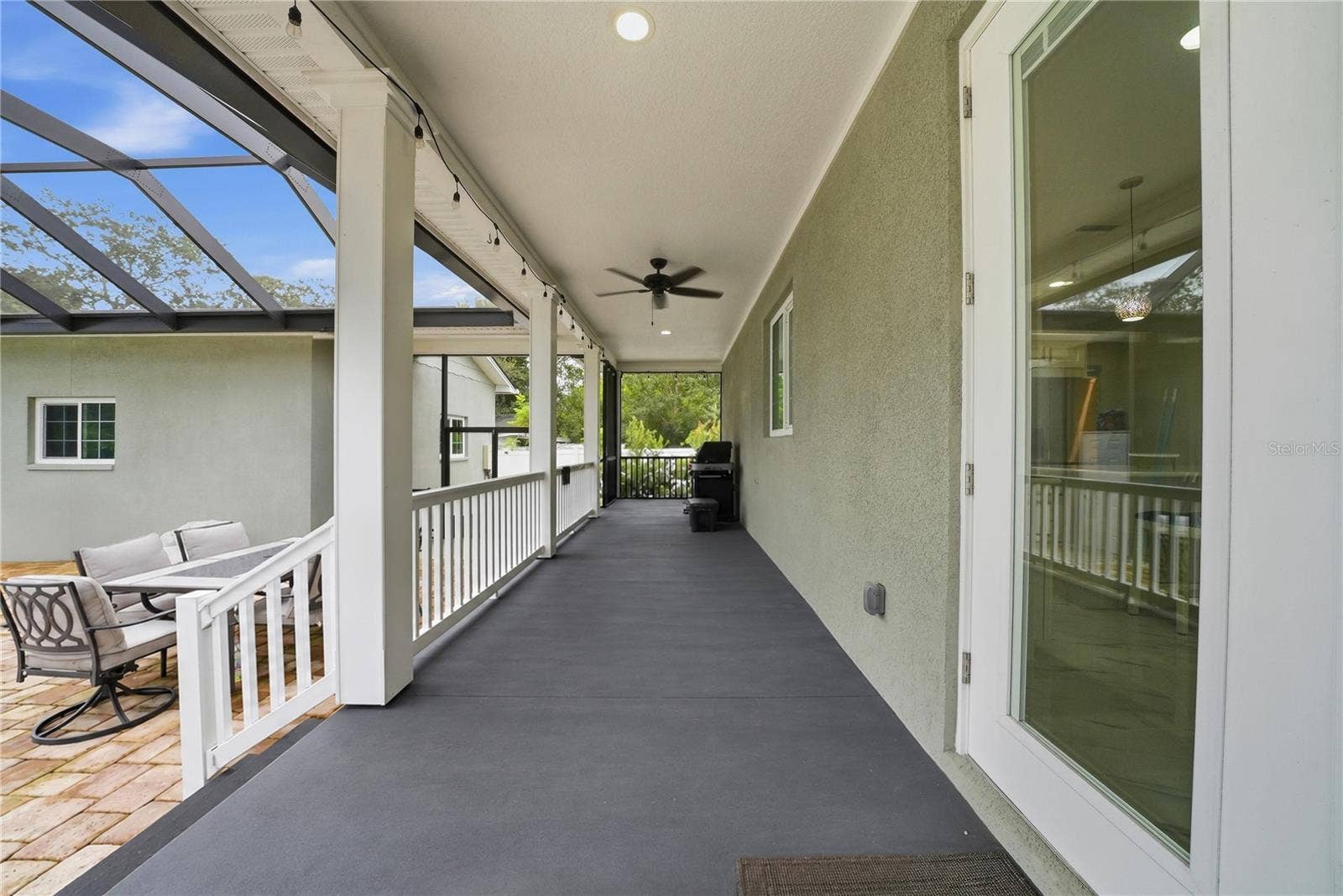 608 4TH STREET SW, Largo, FL 33770 Wrap-around porch