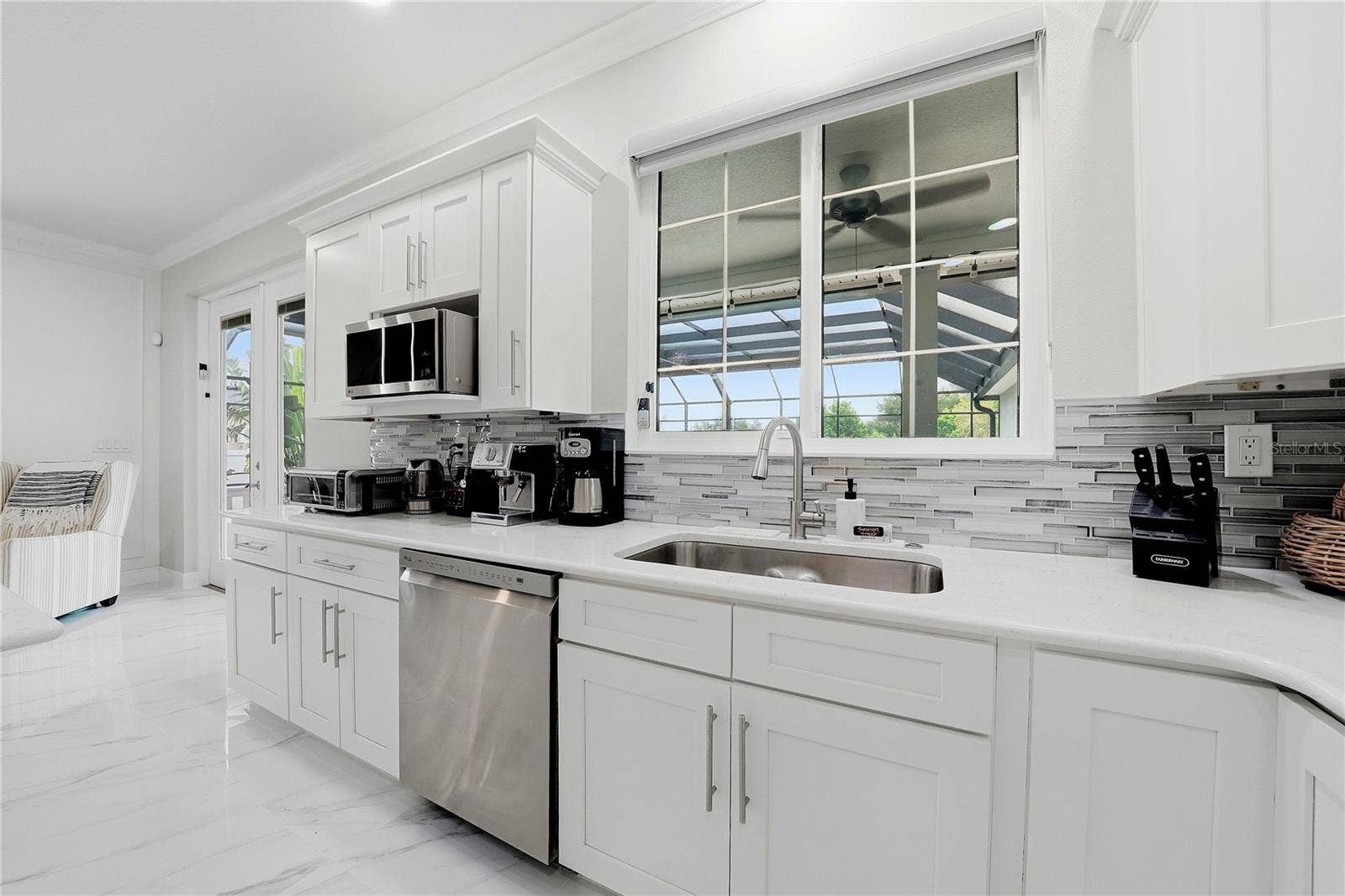 608 4TH STREET SW, Largo, FL 33770 Kitchen