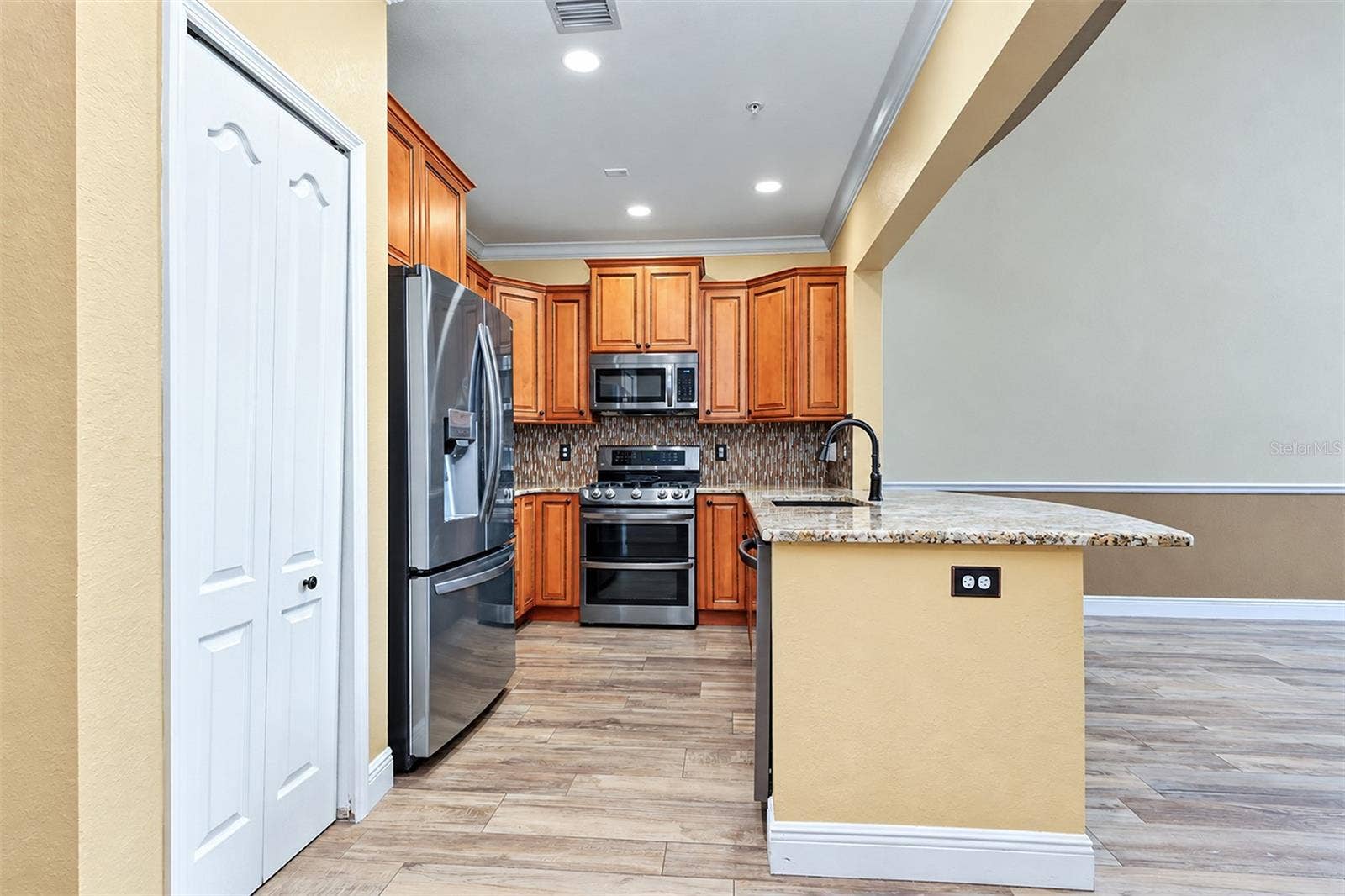 2733 VIA CIPRIANI, #815A, Clearwater, FL 33764