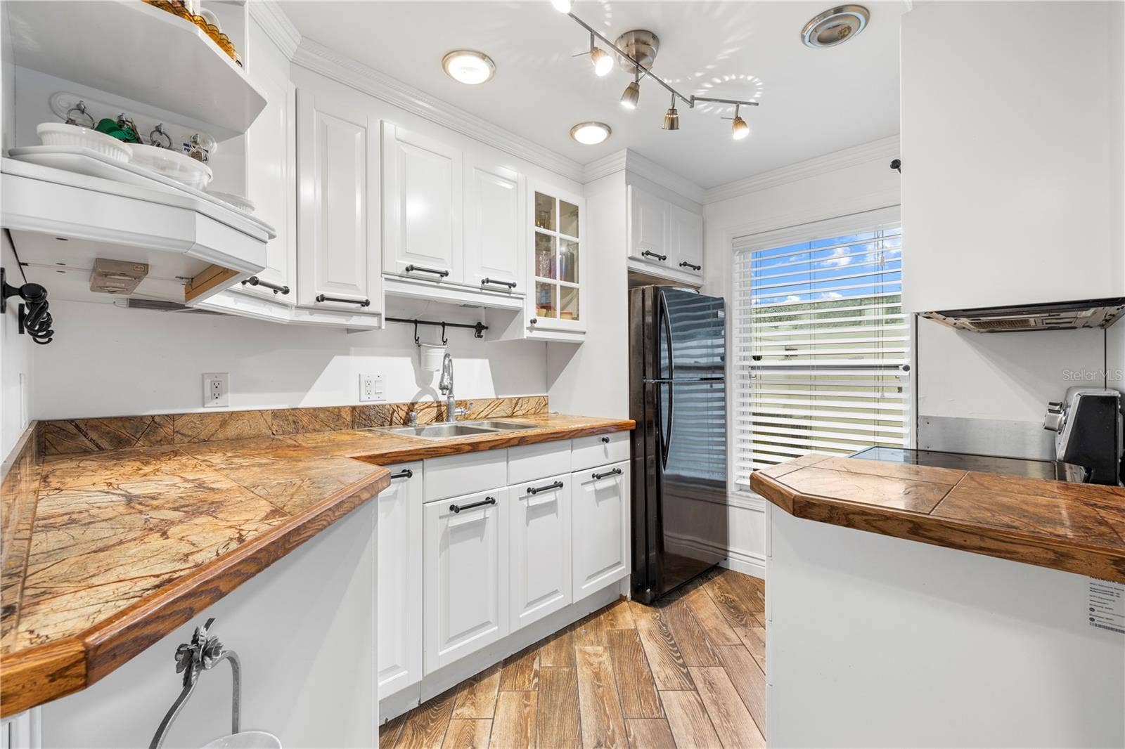 1799 N HIGHLAND AVENUE, #44, Clearwater, FL 33755 1799 N HIGHLAND AVENUE, #44, Clearwater, FL 33755