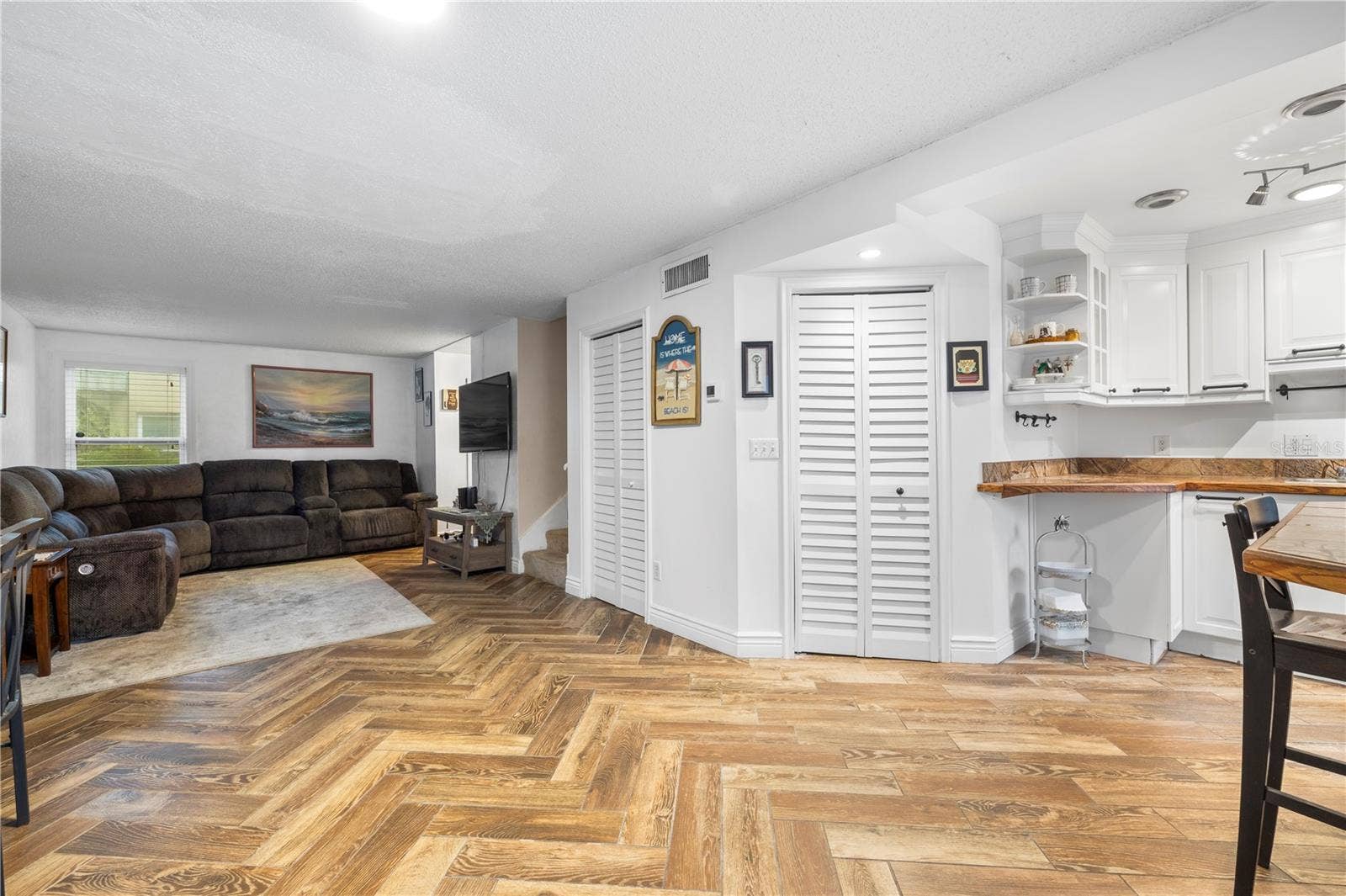 1799 N HIGHLAND AVENUE, #44, Clearwater, FL 33755 1799 N HIGHLAND AVENUE, #44, Clearwater, FL 33755