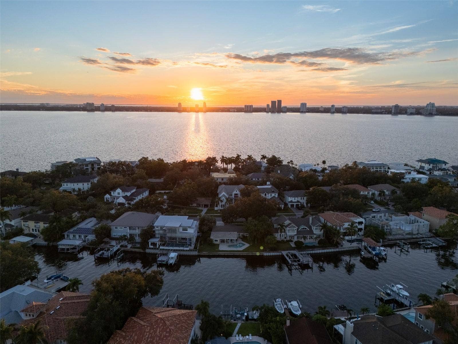 628 RIVIERA DRIVE, Tampa, FL 33606 628 RIVIERA DRIVE, Tampa, FL 33606