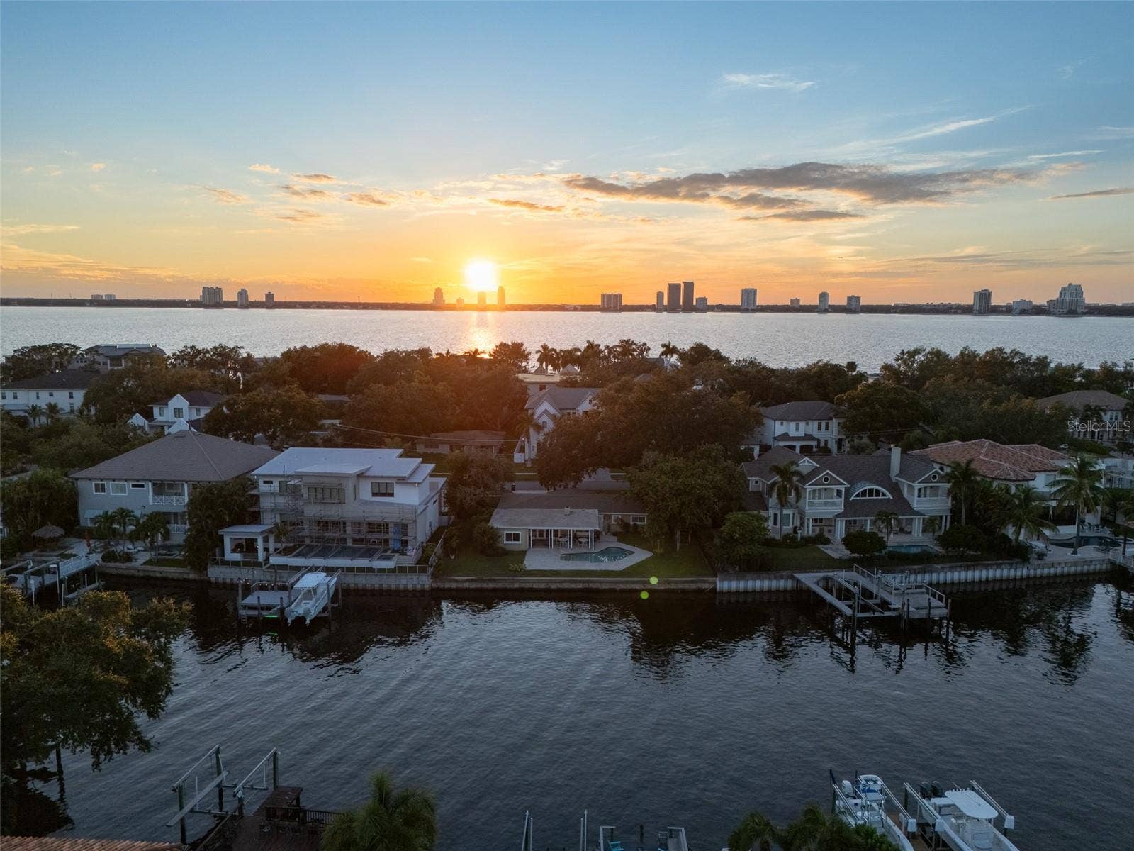 628 RIVIERA DRIVE, Tampa, FL 33606 628 RIVIERA DRIVE, Tampa, FL 33606