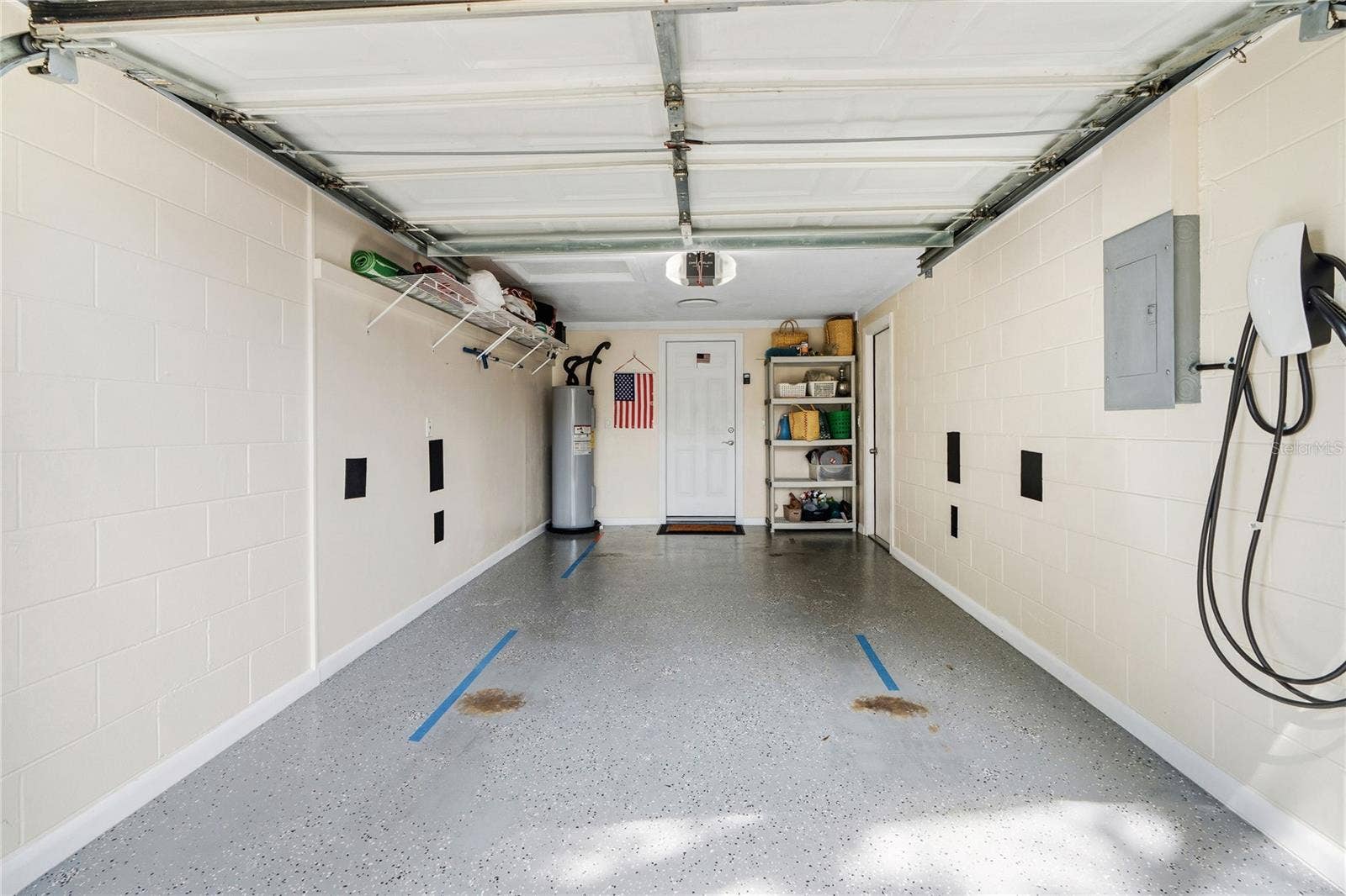 3105 SANDSPUR DRIVE, Tampa, FL 33618 Garage