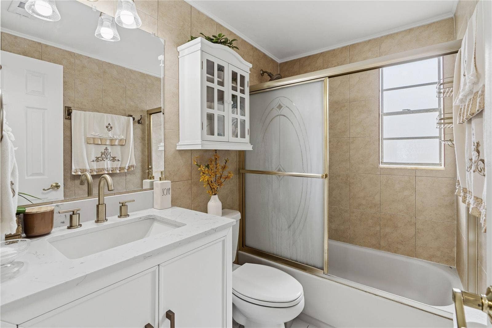 3105 SANDSPUR DRIVE, Tampa, FL 33618 2nd Bathroom