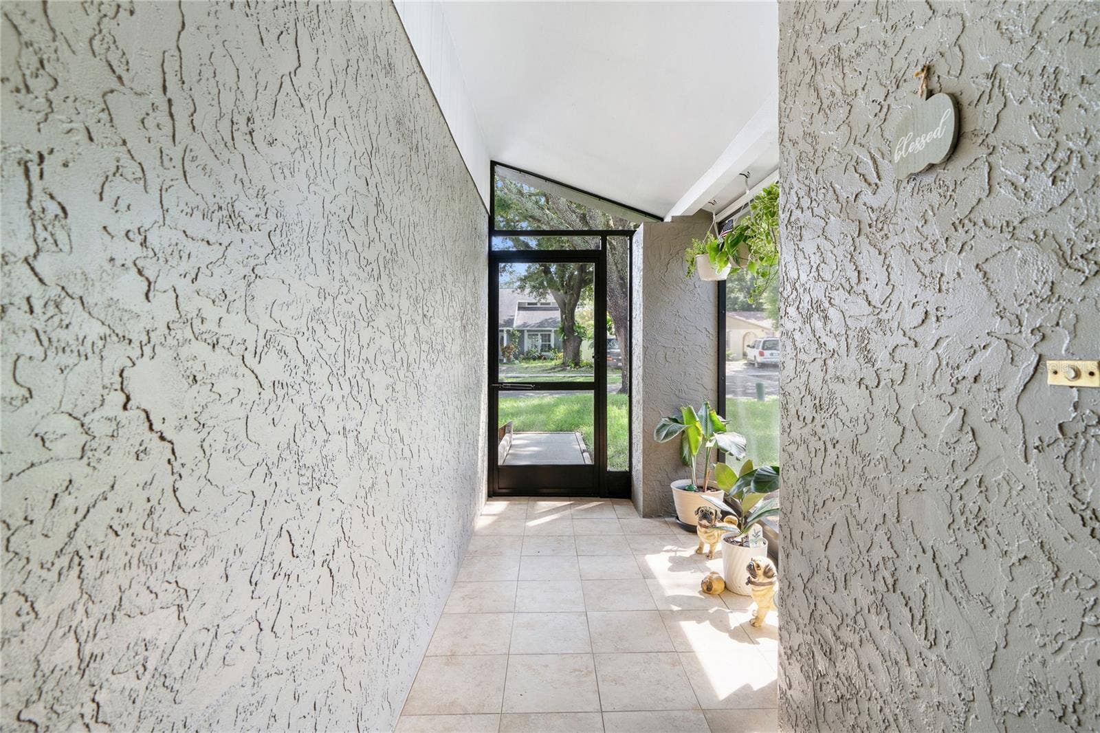 3105 SANDSPUR DRIVE, Tampa, FL 33618 3105 SANDSPUR DRIVE, Tampa, FL 33618