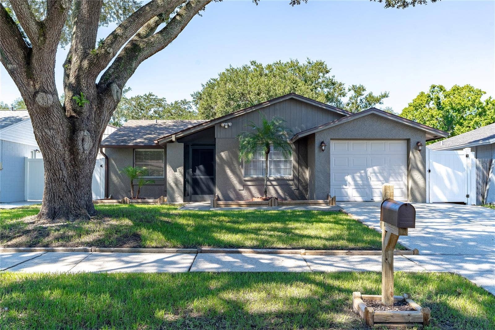 3105 SANDSPUR DRIVE, Tampa, FL 33618 3105 SANDSPUR DRIVE, Tampa, FL 33618