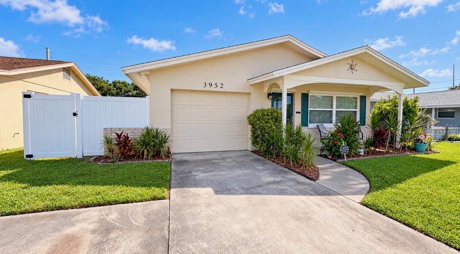 Property photo for 3952 14TH AVENUE N, St Petersburg, FL