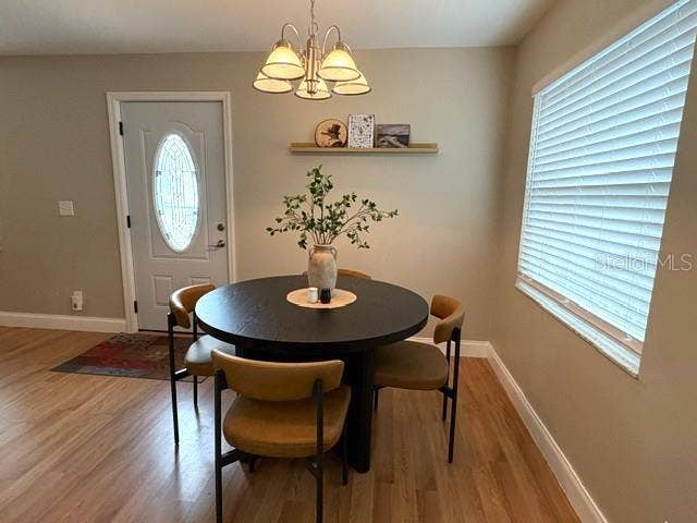 2202 CLUBHOUSE DRIVE, #173, Sun City Center, FL 33573 Dining area is elegant with good natural light.