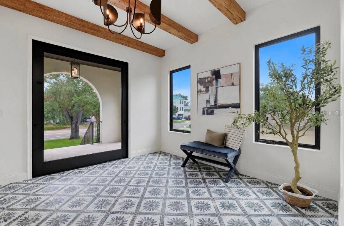 502 E DAVIS BOULEVARD, Tampa, FL 33606