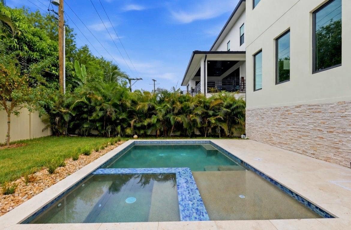 502 E DAVIS BOULEVARD, Tampa, FL 33606