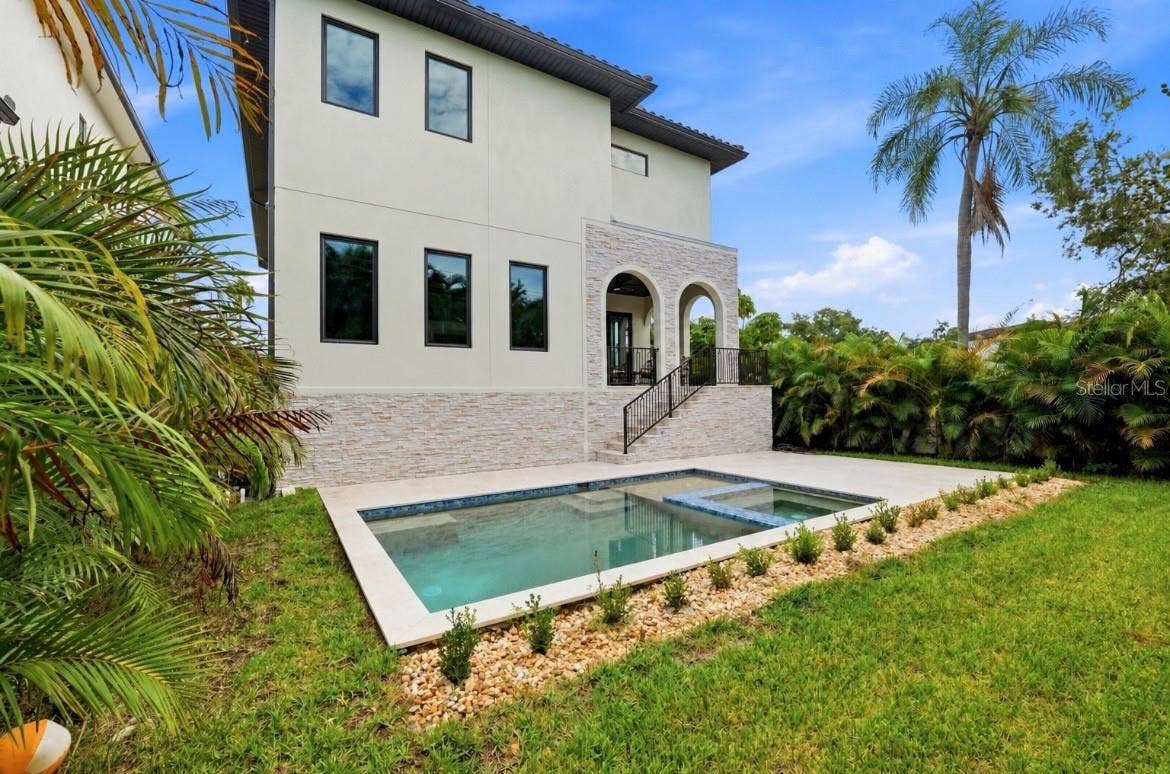 502 E DAVIS BOULEVARD, Tampa, FL 33606