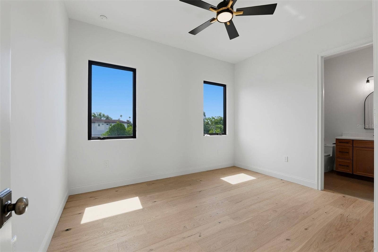 502 E DAVIS BOULEVARD, Tampa, FL 33606