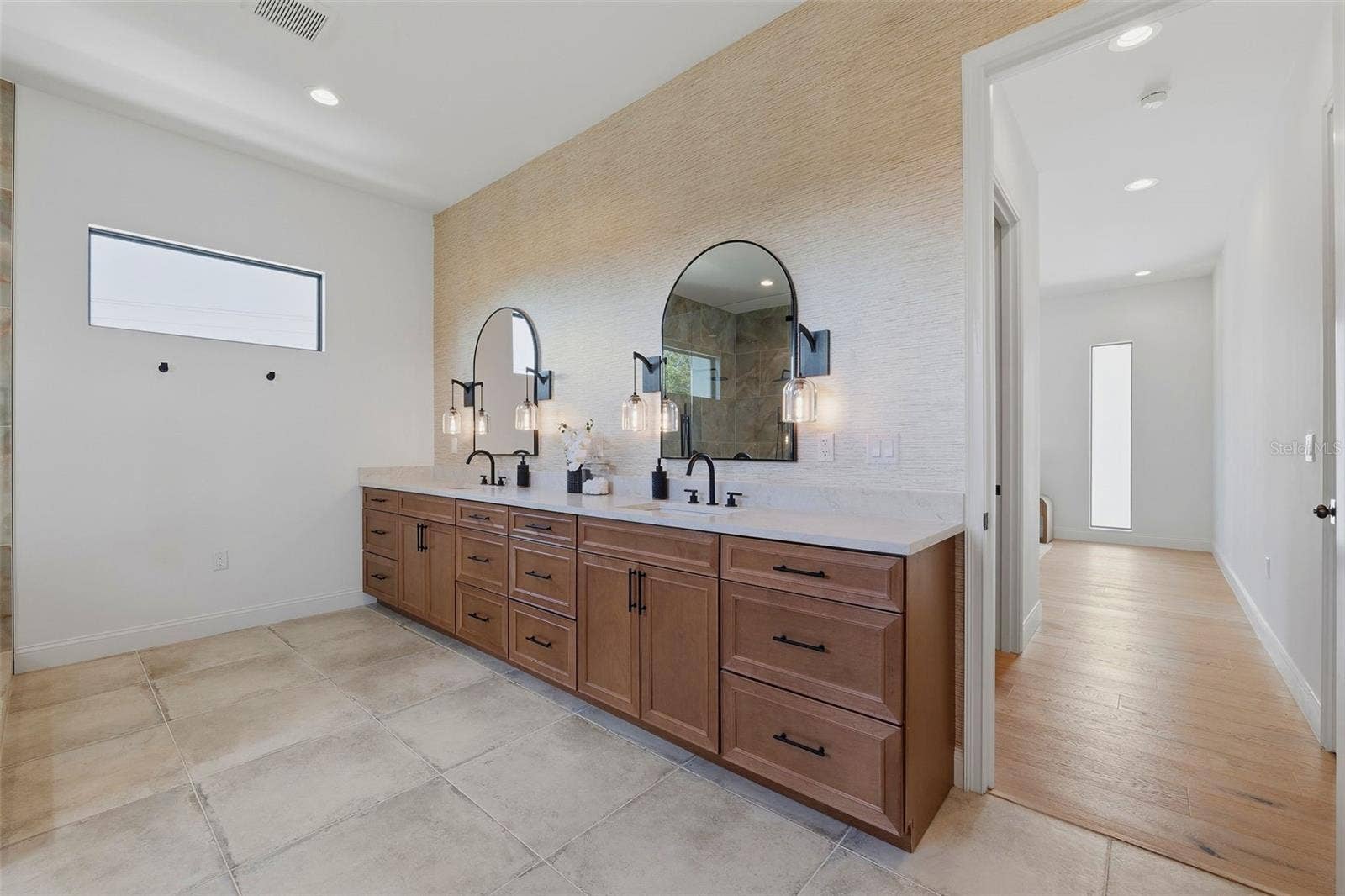 502 E DAVIS BOULEVARD, Tampa, FL 33606