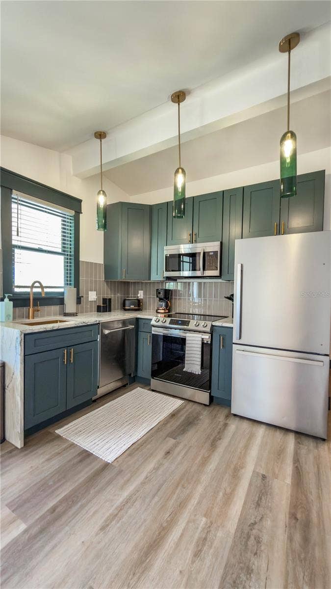 407 E PALM AVENUE, #102, Tampa, FL 33602 407 E PALM AVENUE, #102, Tampa, FL 33602