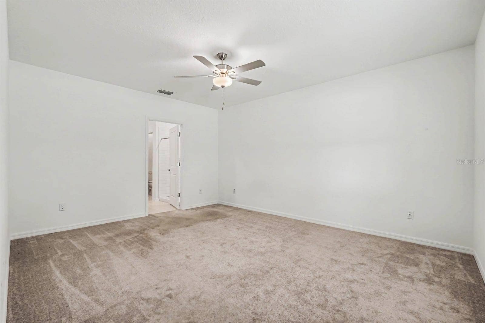 6259 BACK FORTY LOOP, Zephyrhills, FL 33541