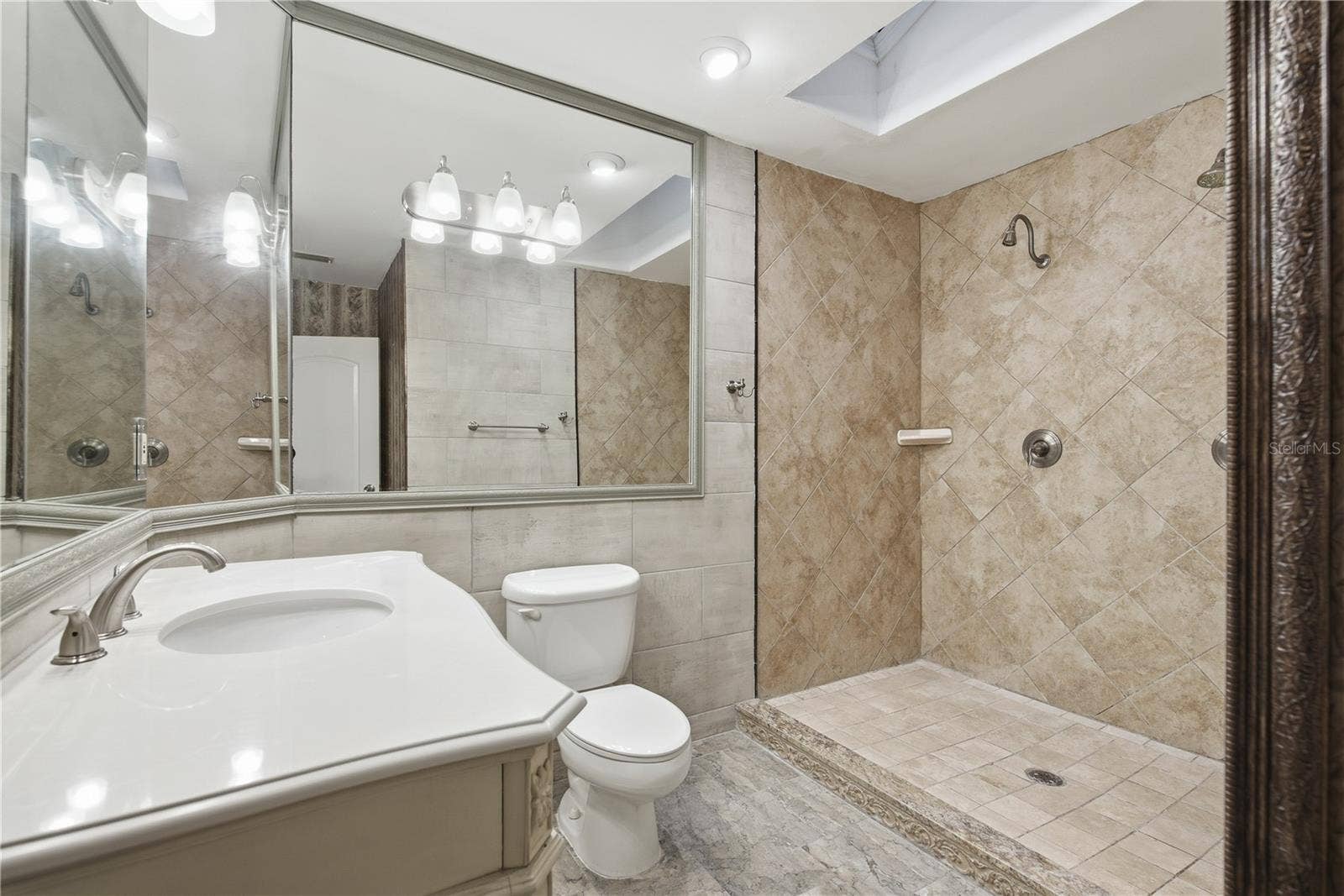 6225 BAYSIDE DRIVE, New Port Richey, FL 34652 6225 BAYSIDE DRIVE, New Port Richey, FL 34652