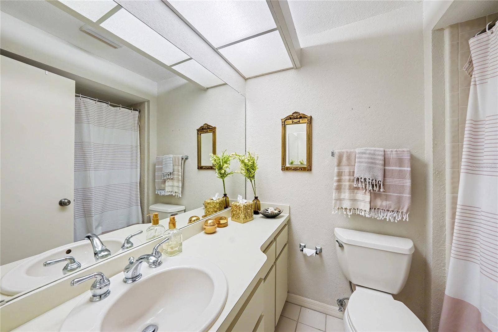203 LOS PRADOS DRIVE, #1322, Safety Harbor, FL 34695 Second Bathroom