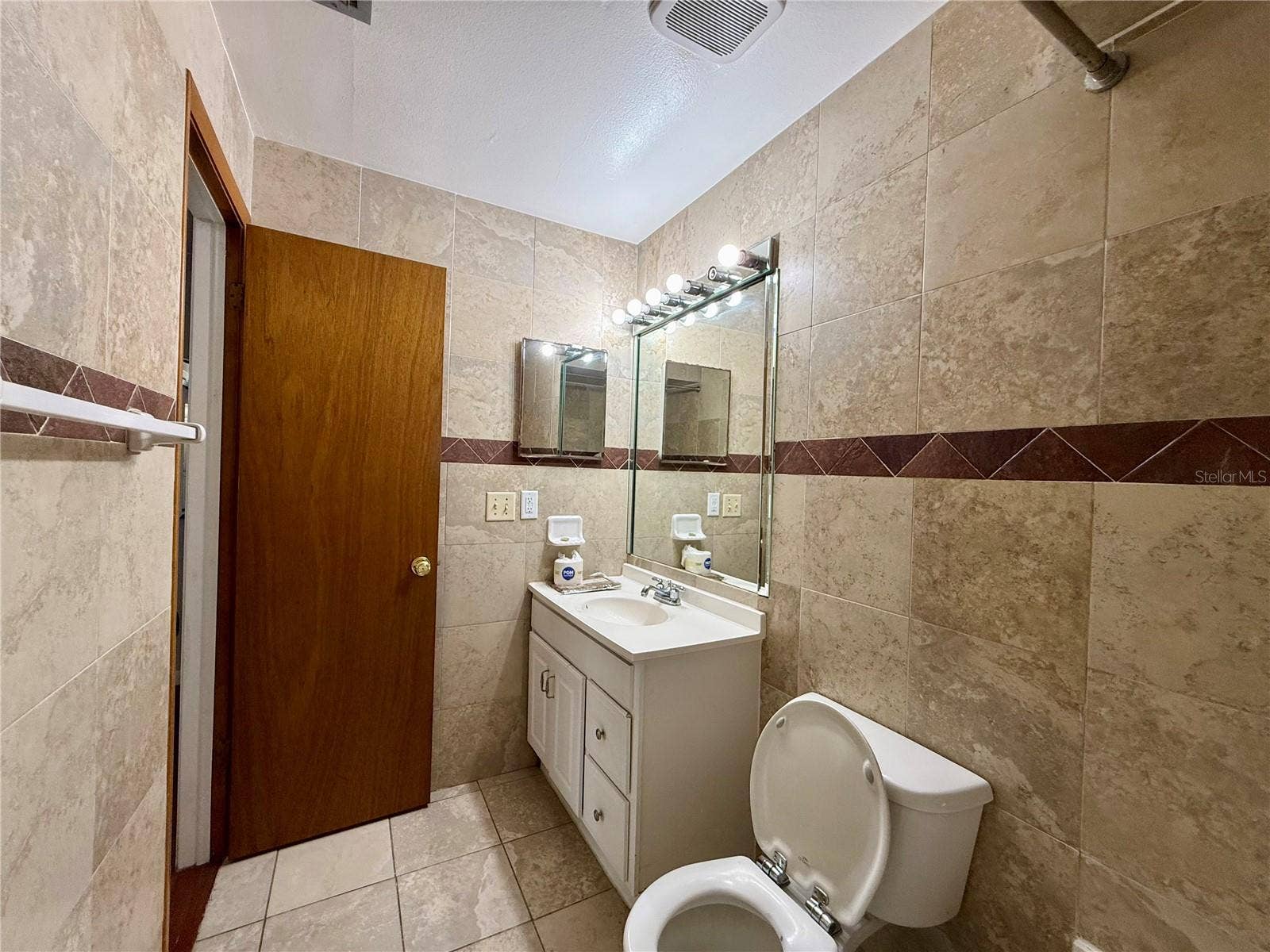 7523 BLOSSOM AVENUE, Tampa, FL 33614 7523 BLOSSOM AVENUE, Tampa, FL 33614