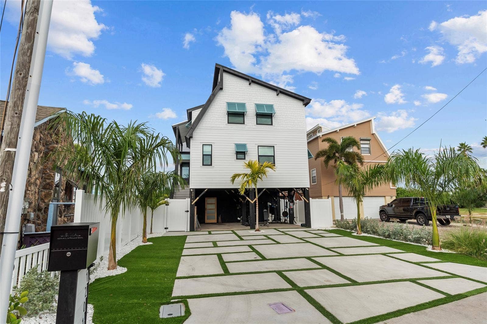 12016 LAGOON LN, Treasure Island, FL 33706