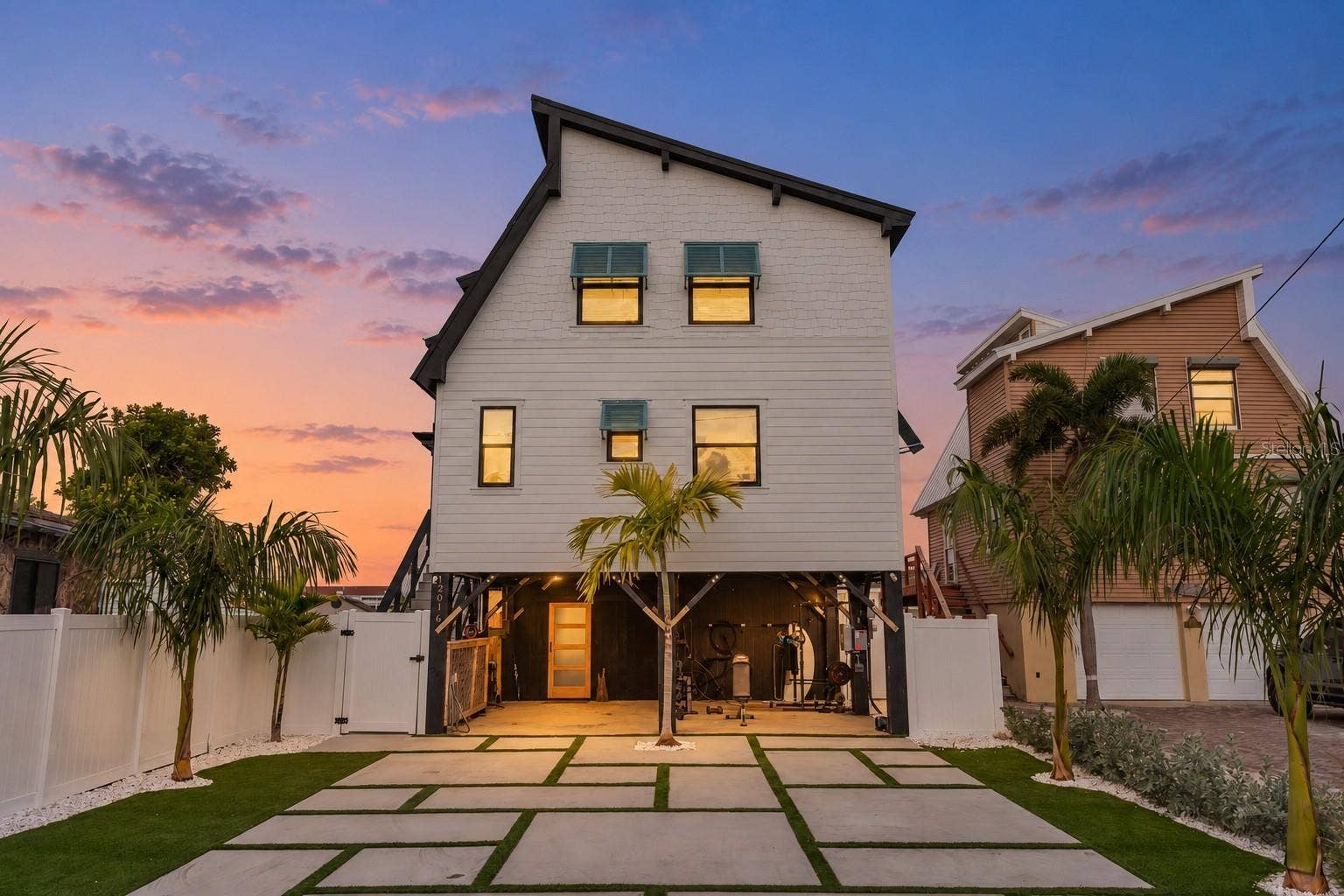 12016 LAGOON LN, Treasure Island, FL 33706
