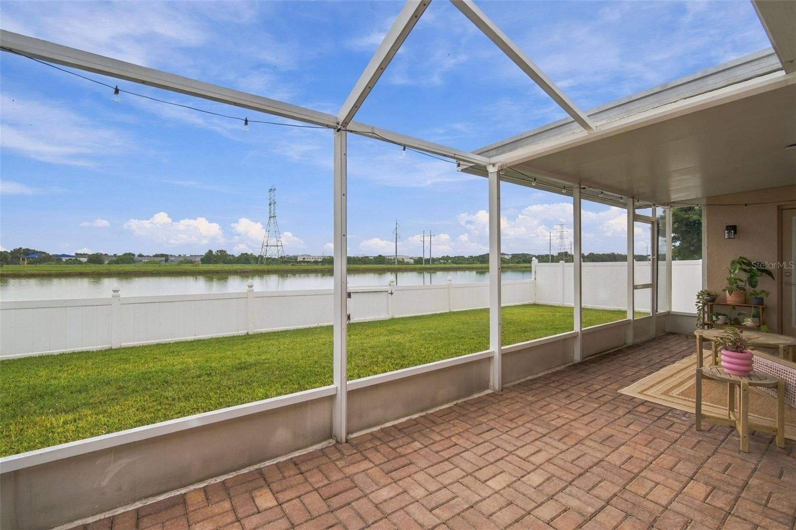 8335 CANTERBURY LAKE BOULEVARD, Tampa, FL 33619