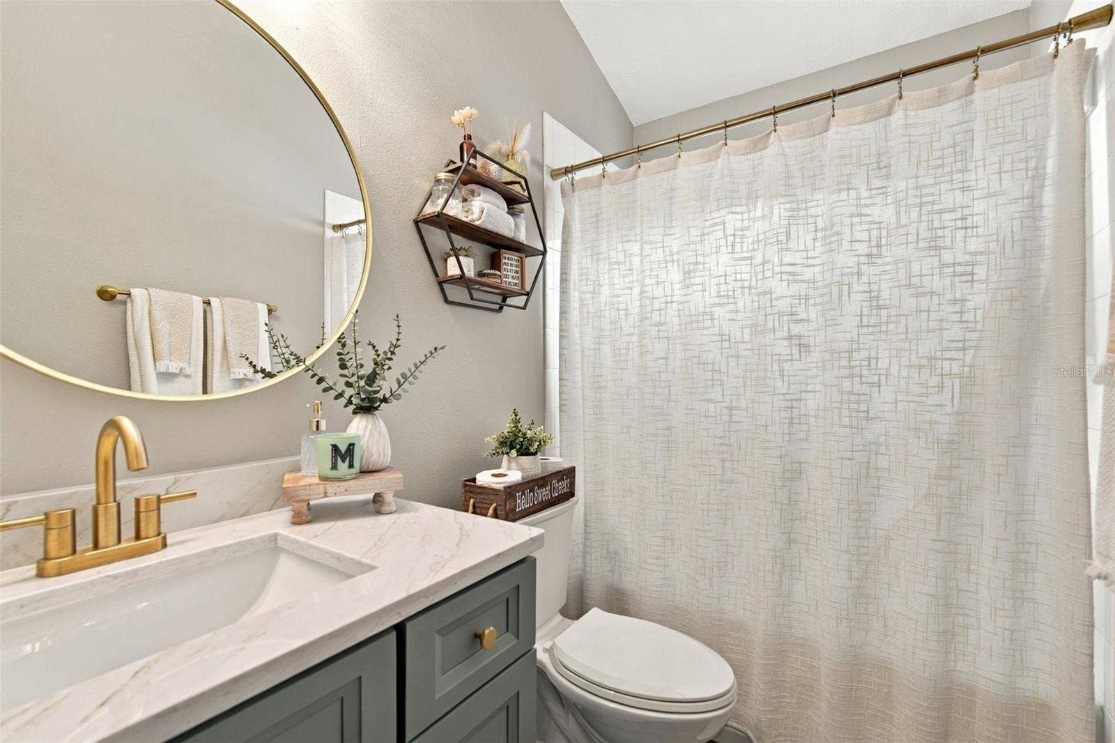 8335 CANTERBURY LAKE BOULEVARD, Tampa, FL 33619