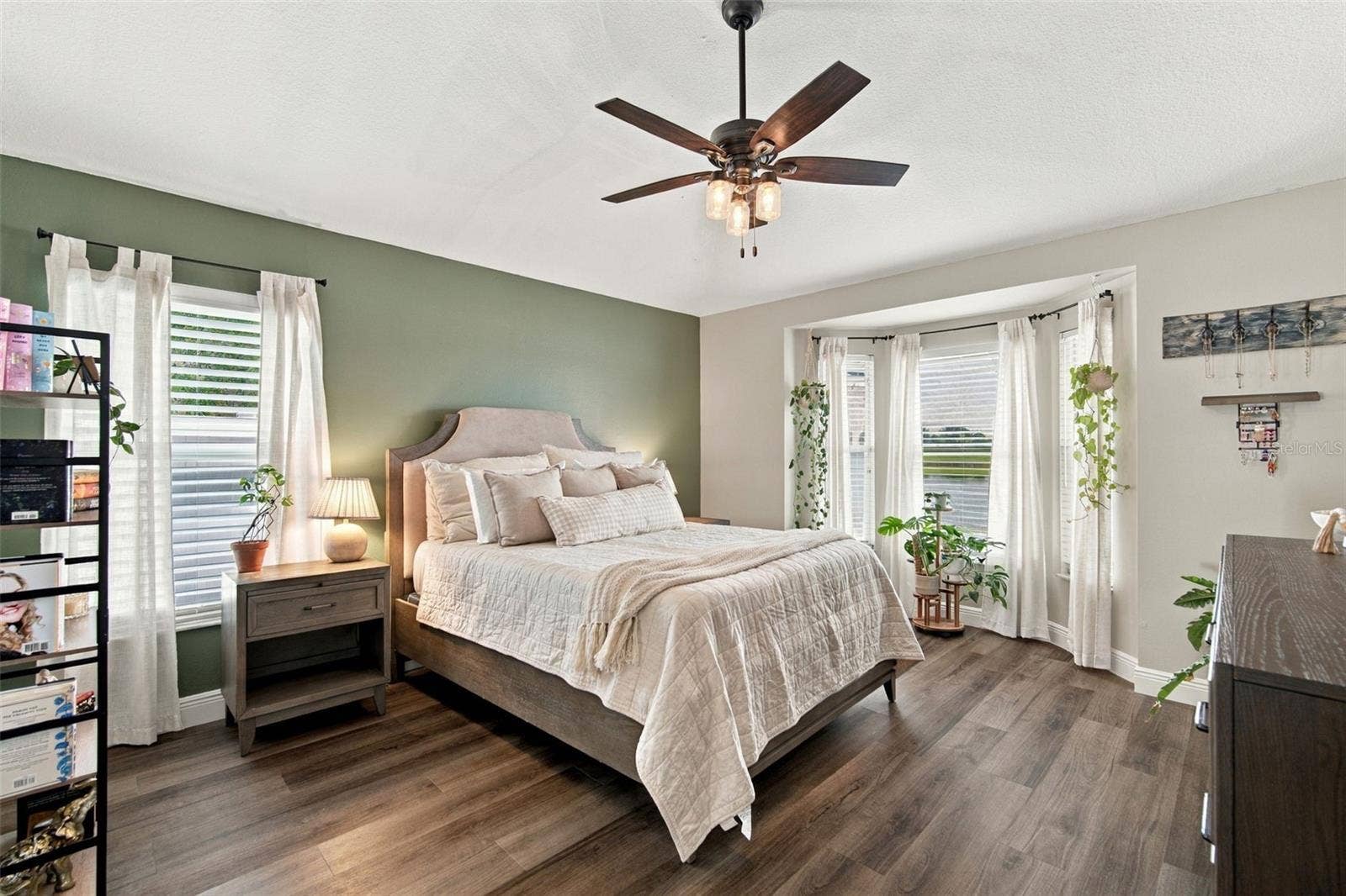8335 CANTERBURY LAKE BOULEVARD, Tampa, FL 33619