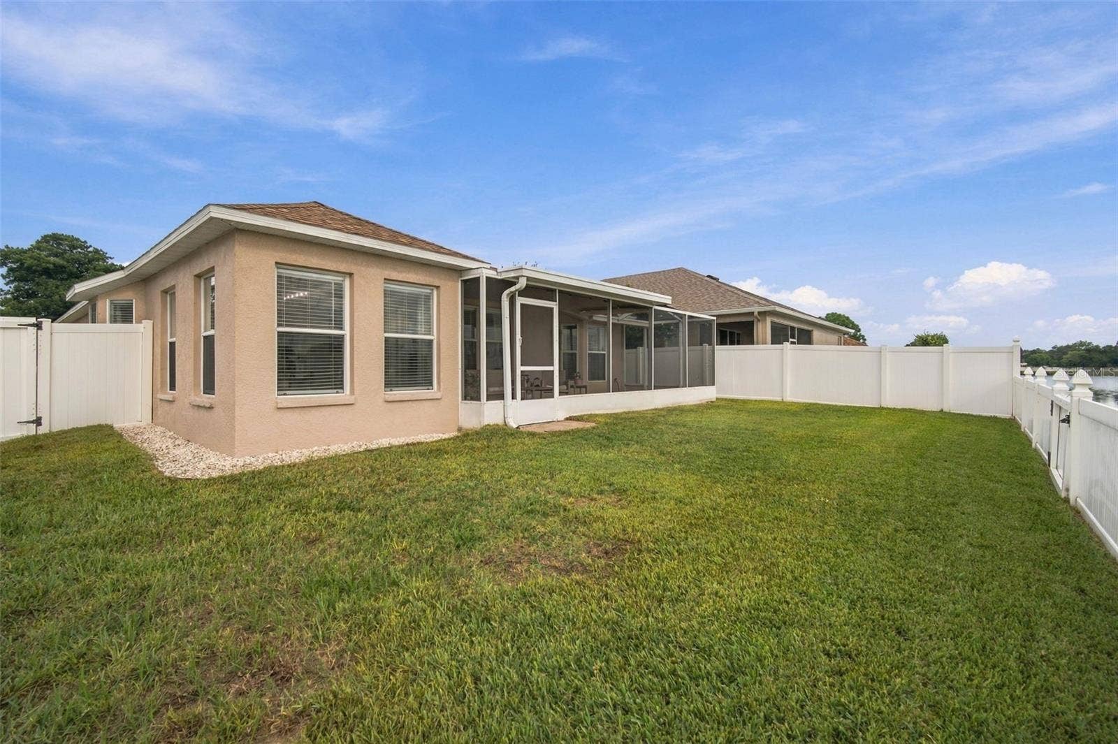8335 CANTERBURY LAKE BOULEVARD, Tampa, FL 33619