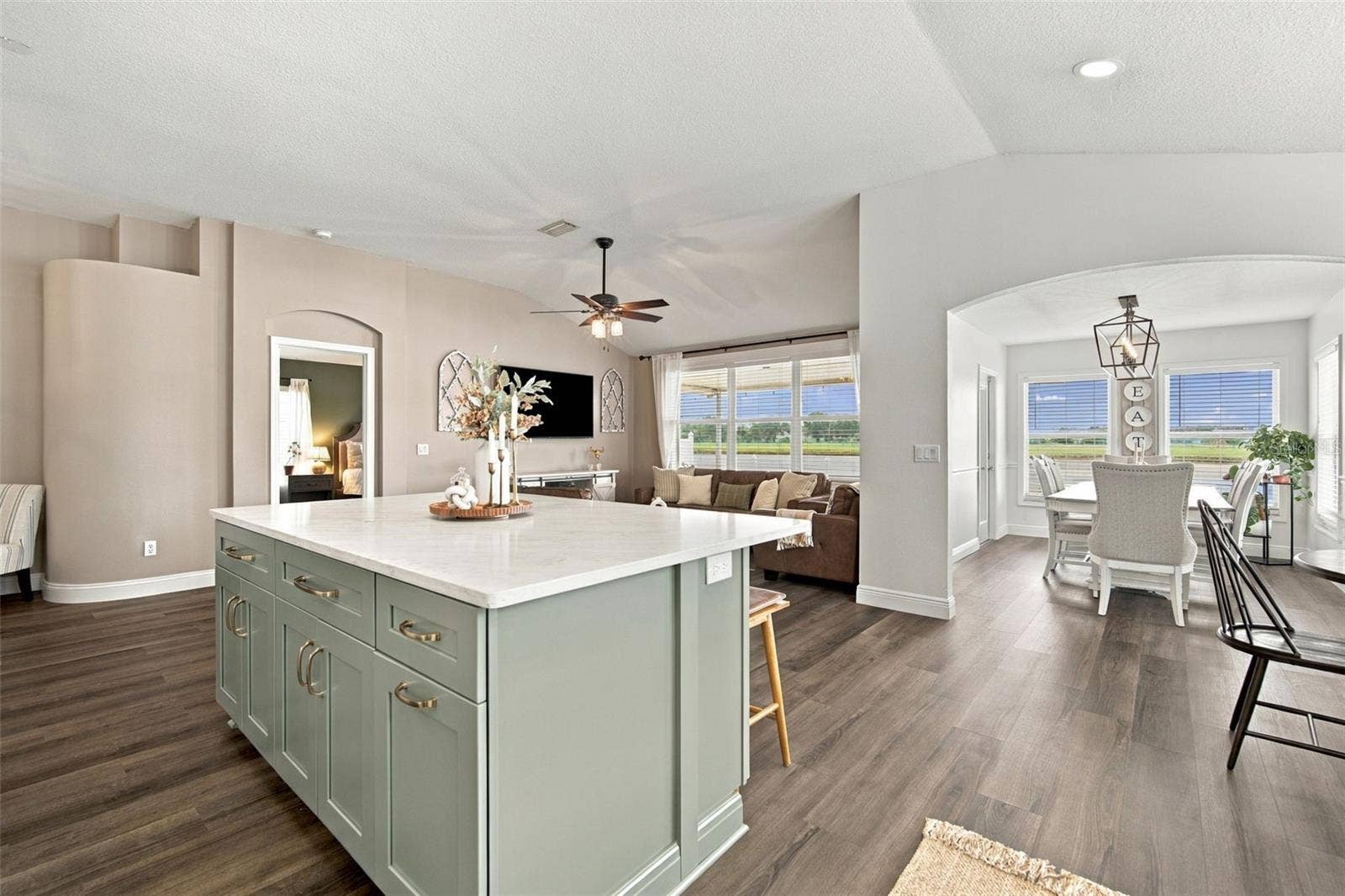 8335 CANTERBURY LAKE BOULEVARD, Tampa, FL 33619