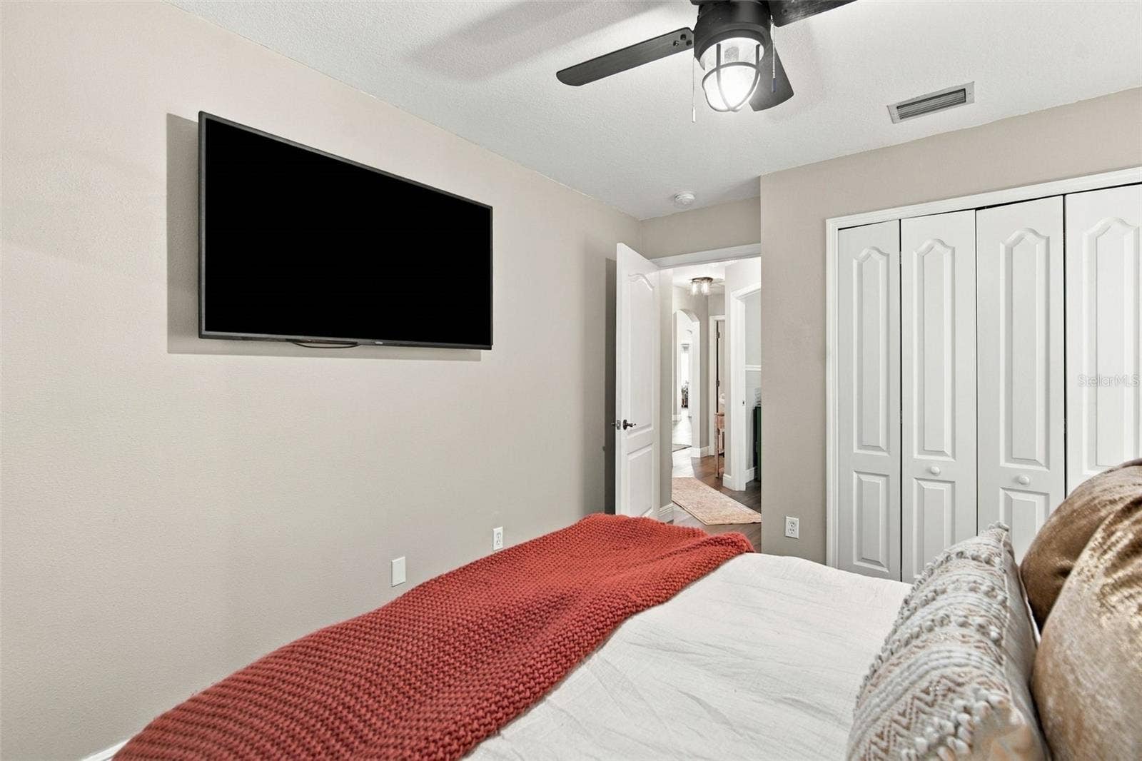 8335 CANTERBURY LAKE BOULEVARD, Tampa, FL 33619
