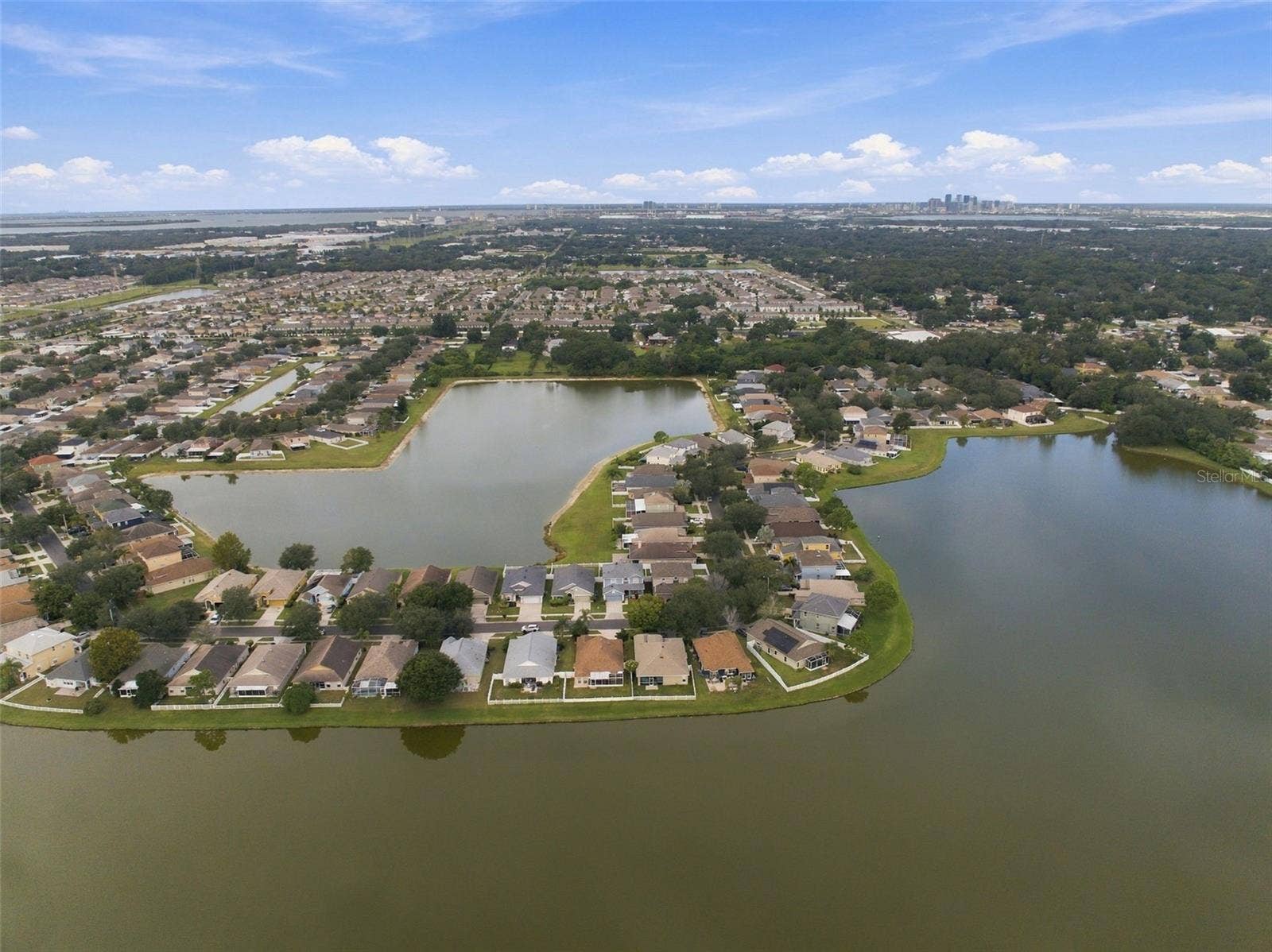 8335 CANTERBURY LAKE BOULEVARD, Tampa, FL 33619