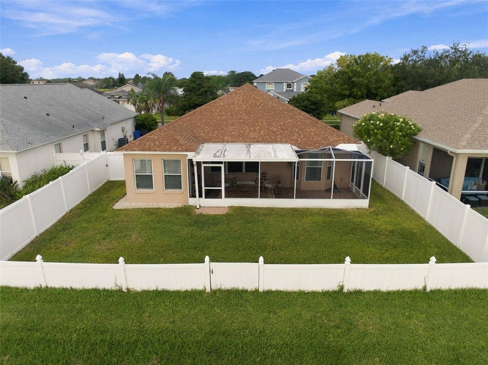 8335 CANTERBURY LAKE BOULEVARD, Tampa, FL 33619