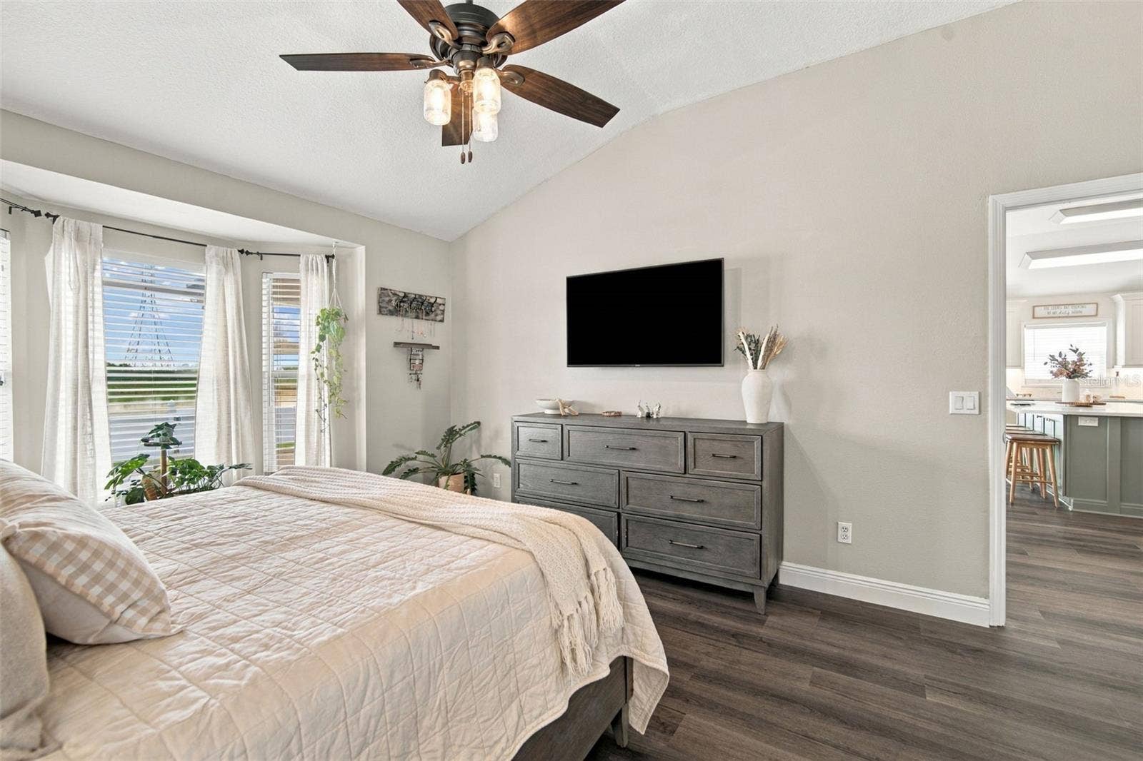 8335 CANTERBURY LAKE BOULEVARD, Tampa, FL 33619