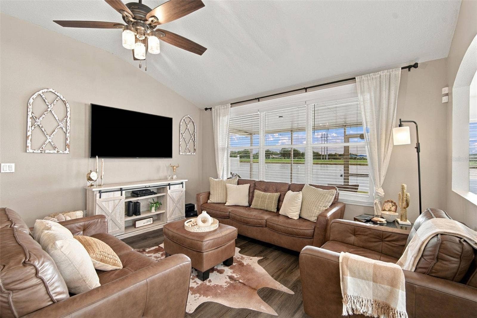 8335 CANTERBURY LAKE BOULEVARD, Tampa, FL 33619