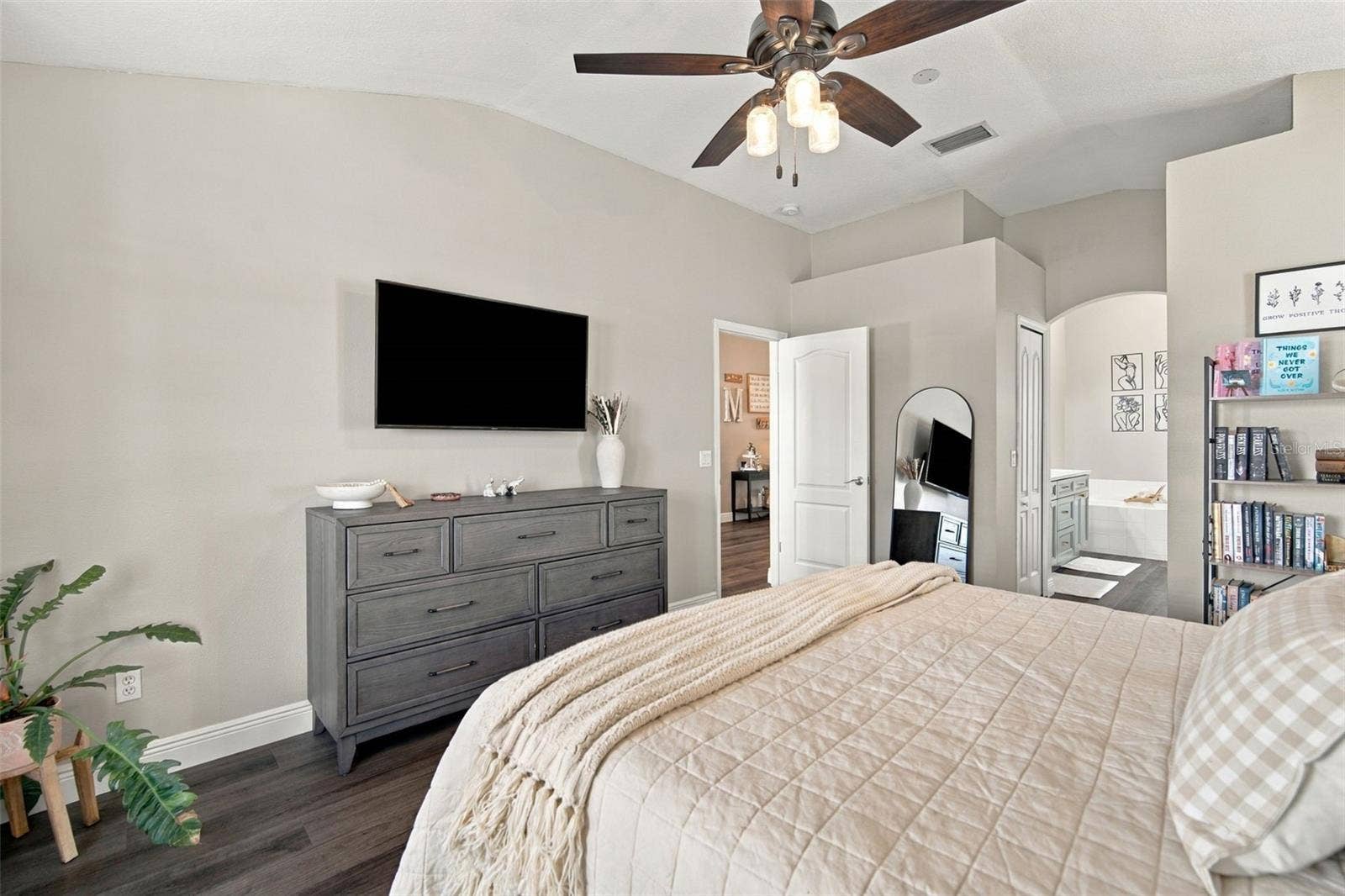 8335 CANTERBURY LAKE BOULEVARD, Tampa, FL 33619