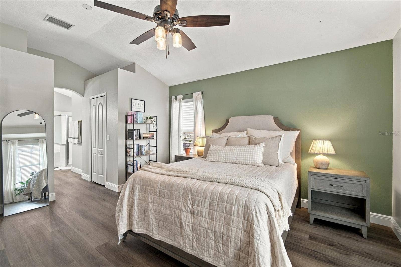 8335 CANTERBURY LAKE BOULEVARD, Tampa, FL 33619