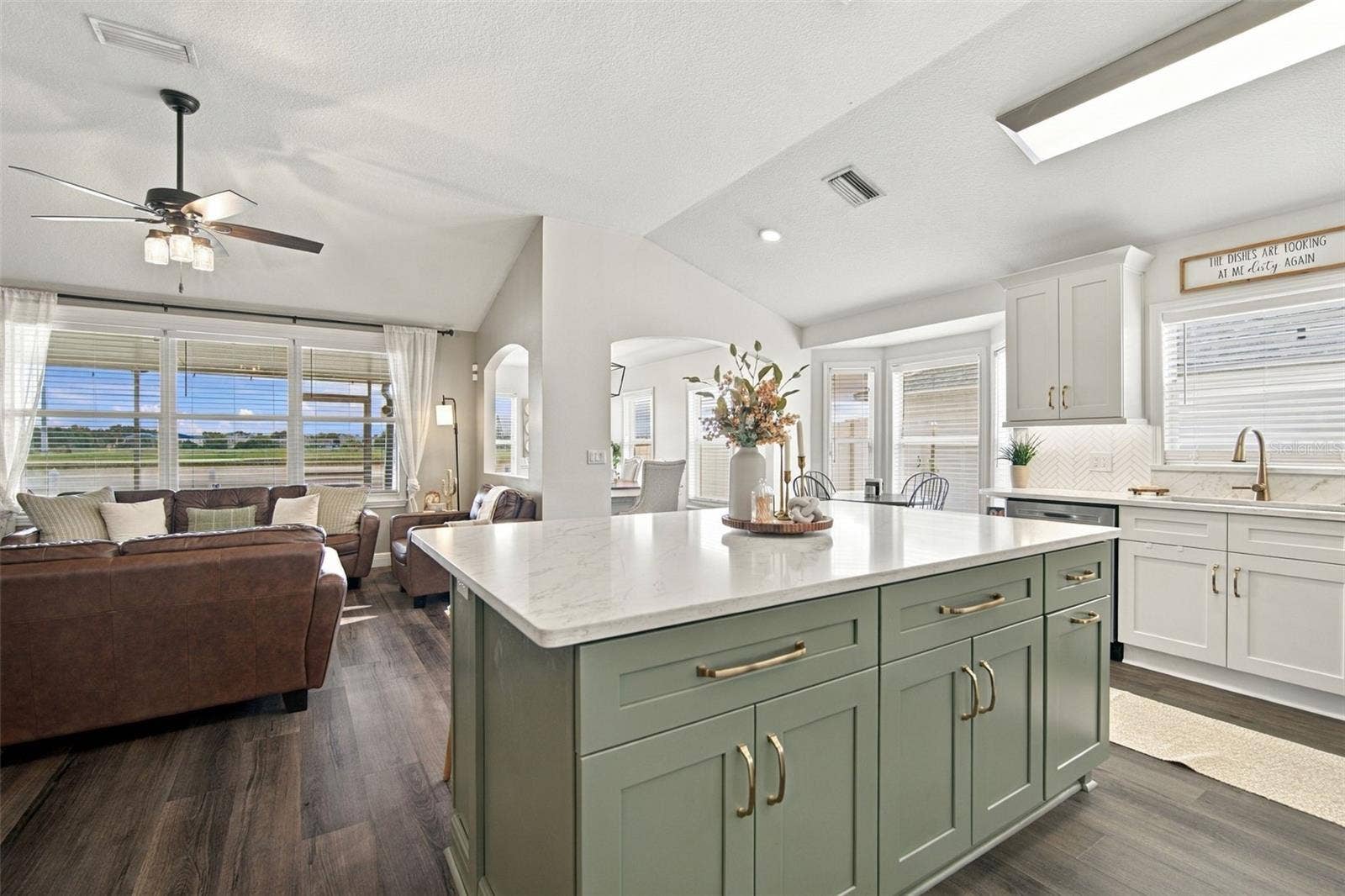 8335 CANTERBURY LAKE BOULEVARD, Tampa, FL 33619