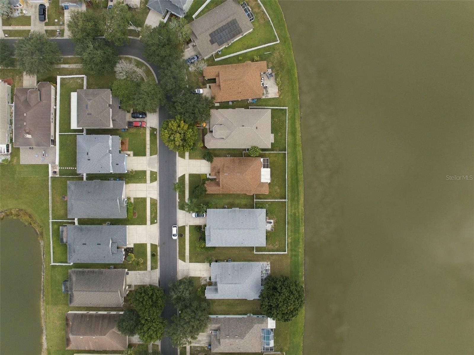 8335 CANTERBURY LAKE BOULEVARD, Tampa, FL 33619