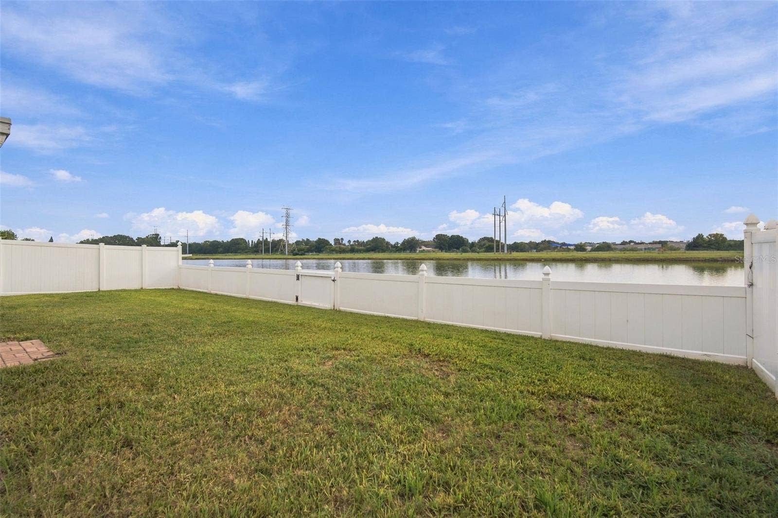 8335 CANTERBURY LAKE BOULEVARD, Tampa, FL 33619