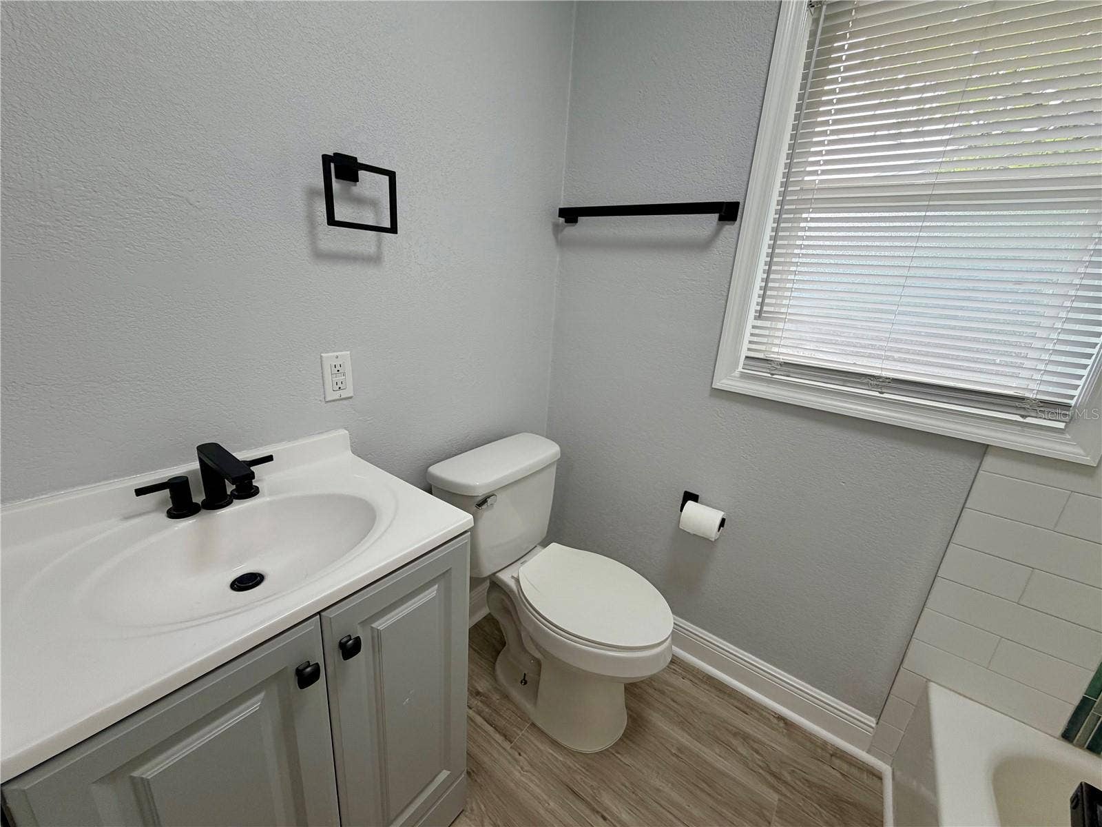 301 80TH AVENUE NE, St Petersburg, FL 33702 301 80TH AVENUE NE, St Petersburg, FL 33702
