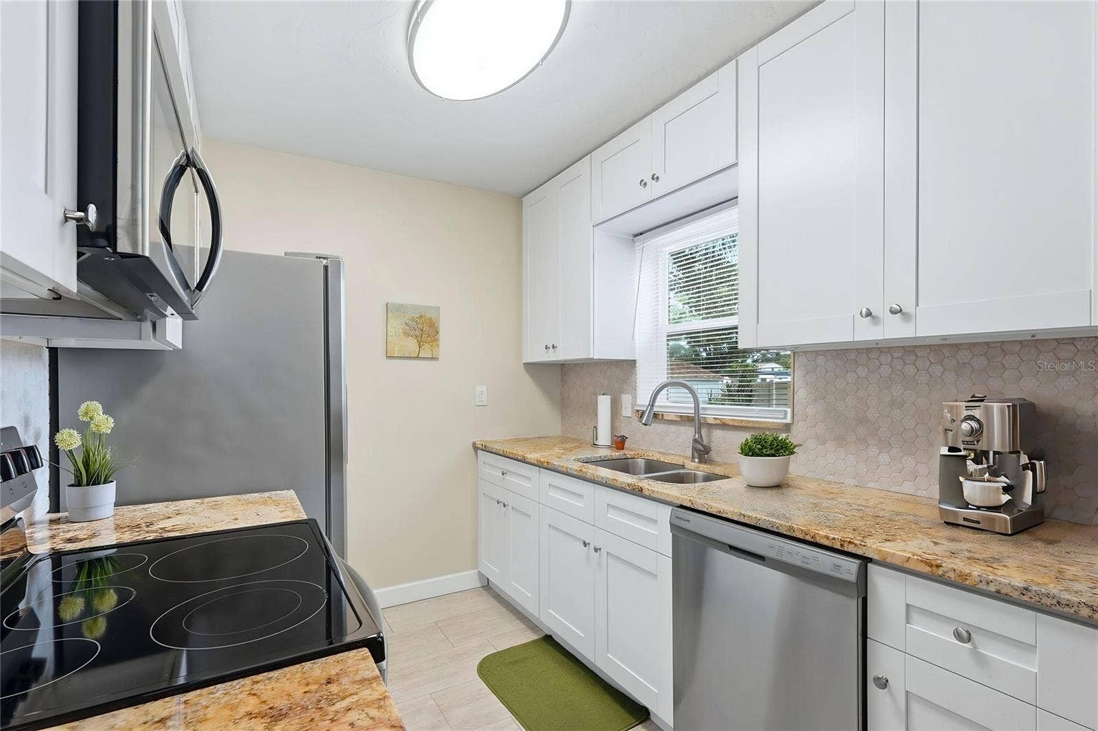 Updated Kitchen with SS Appliances