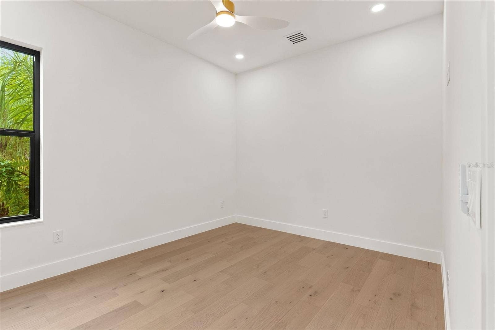 1007 W BRADDOCK STREET, Tampa, FL 33603