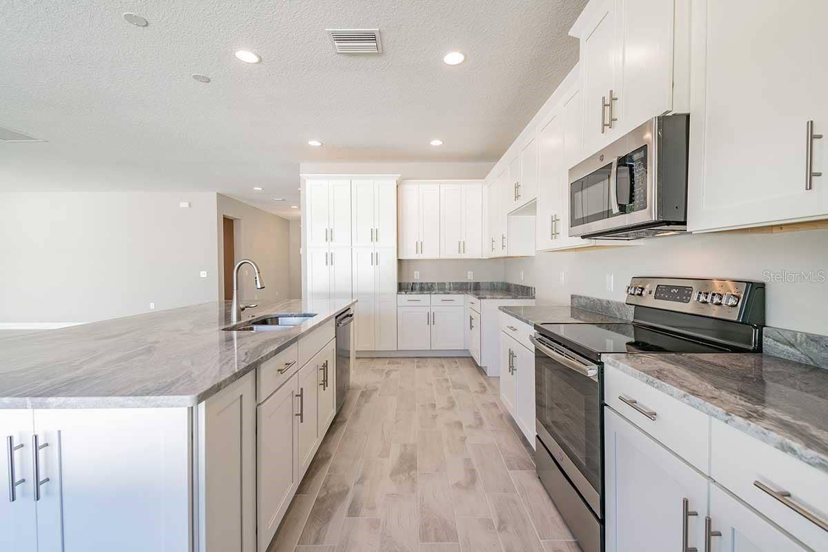 502 N BEVERLY AVENUE, Tampa, FL 33609
