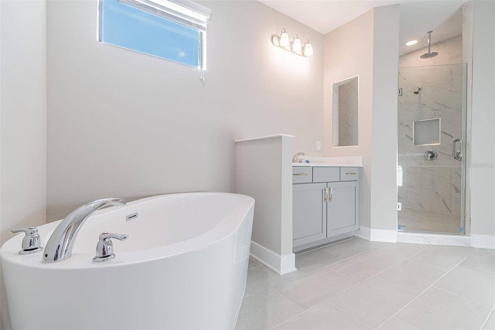 502 N BEVERLY AVENUE, Tampa, FL 33609
