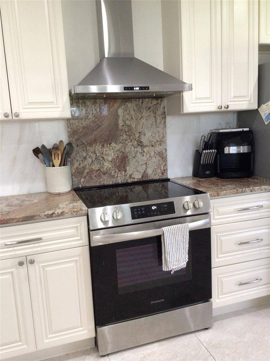 1304 ALAMEDA AVENUE, Clearwater, FL 33759 1304 ALAMEDA AVENUE, Clearwater, FL 33759