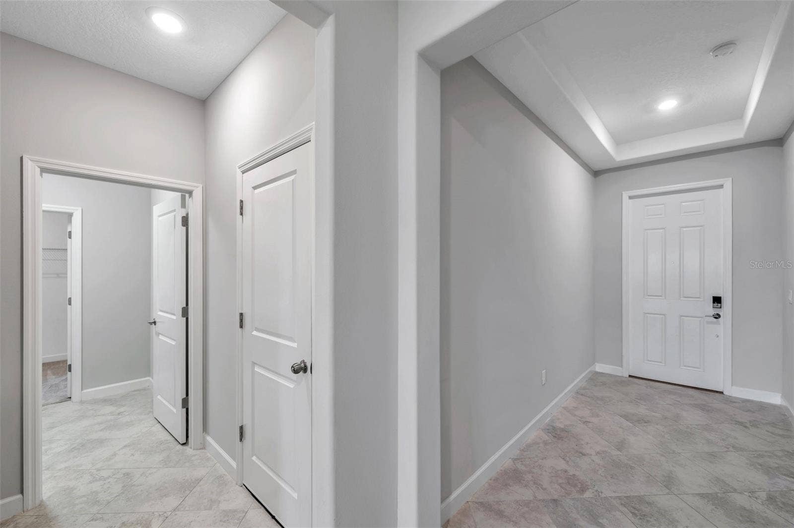 11412 FRESHWATER RIDGE DRIVE, Riverview, FL 33569 Garage entry and front door entry